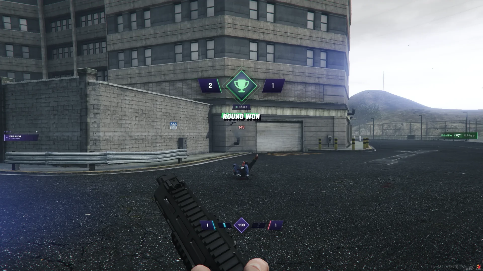 A Showdown round won, with the round score above the arena