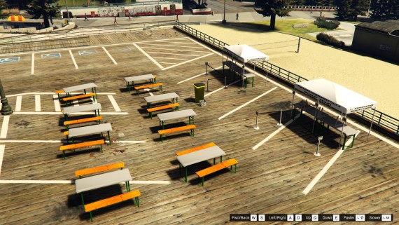 Code & Poly Essens Ausgabe Props