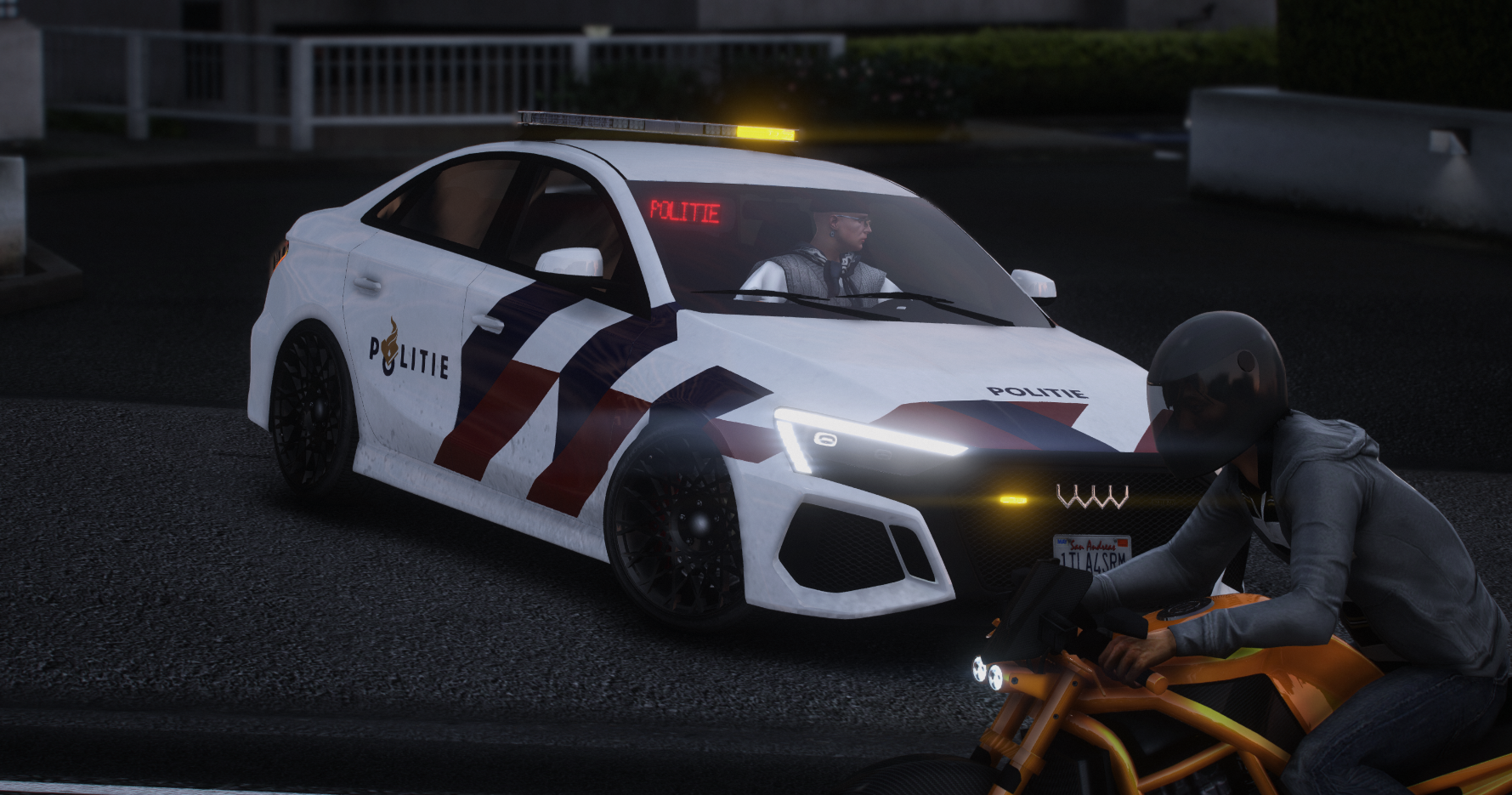 Cuzzy Politie Blak