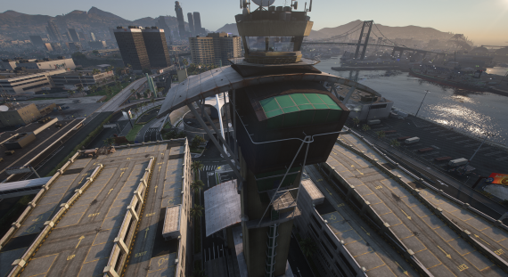 Funktower am Flughafen