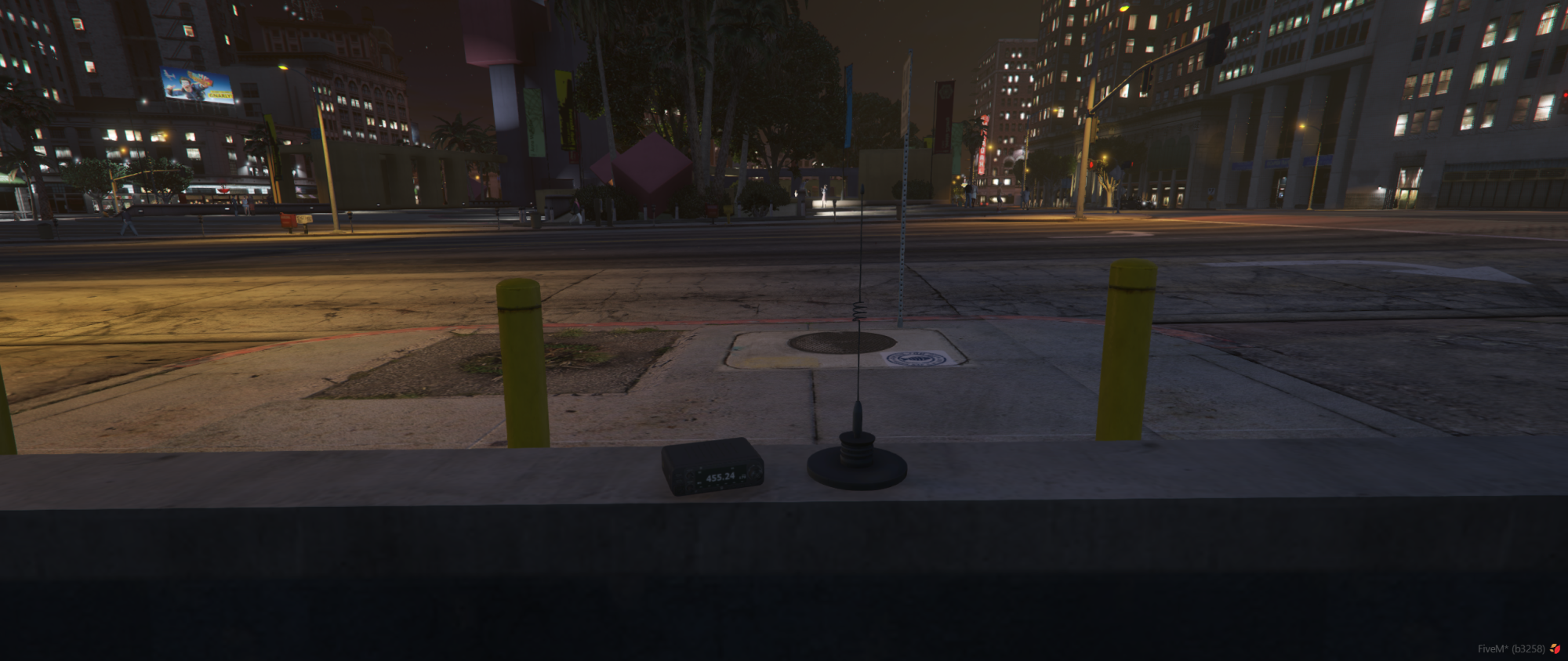 Portable Radio + Antenna