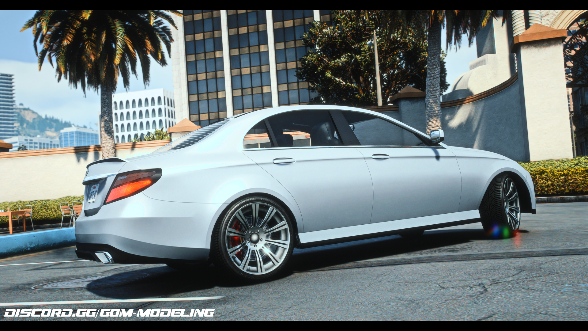 Benefactor Streiter Sedan